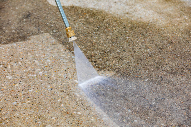 Best Playground Equipment Cleaning  in Costa Mesa, CA